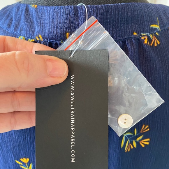 Sweet Rain Sleeveless Top - Picture 6 of 6